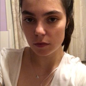 Meet your Posher, Isabel